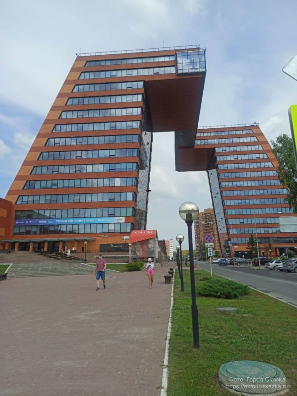 Экскурсия по Новосибирскому Академгородку, ГЭС и под купол НГУ «У берега Обского моря»